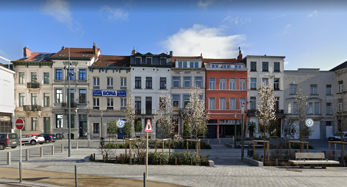 Place Rouppe n°4 : patrimoine sauvé, parking public supprimé, "vrais" logements créés